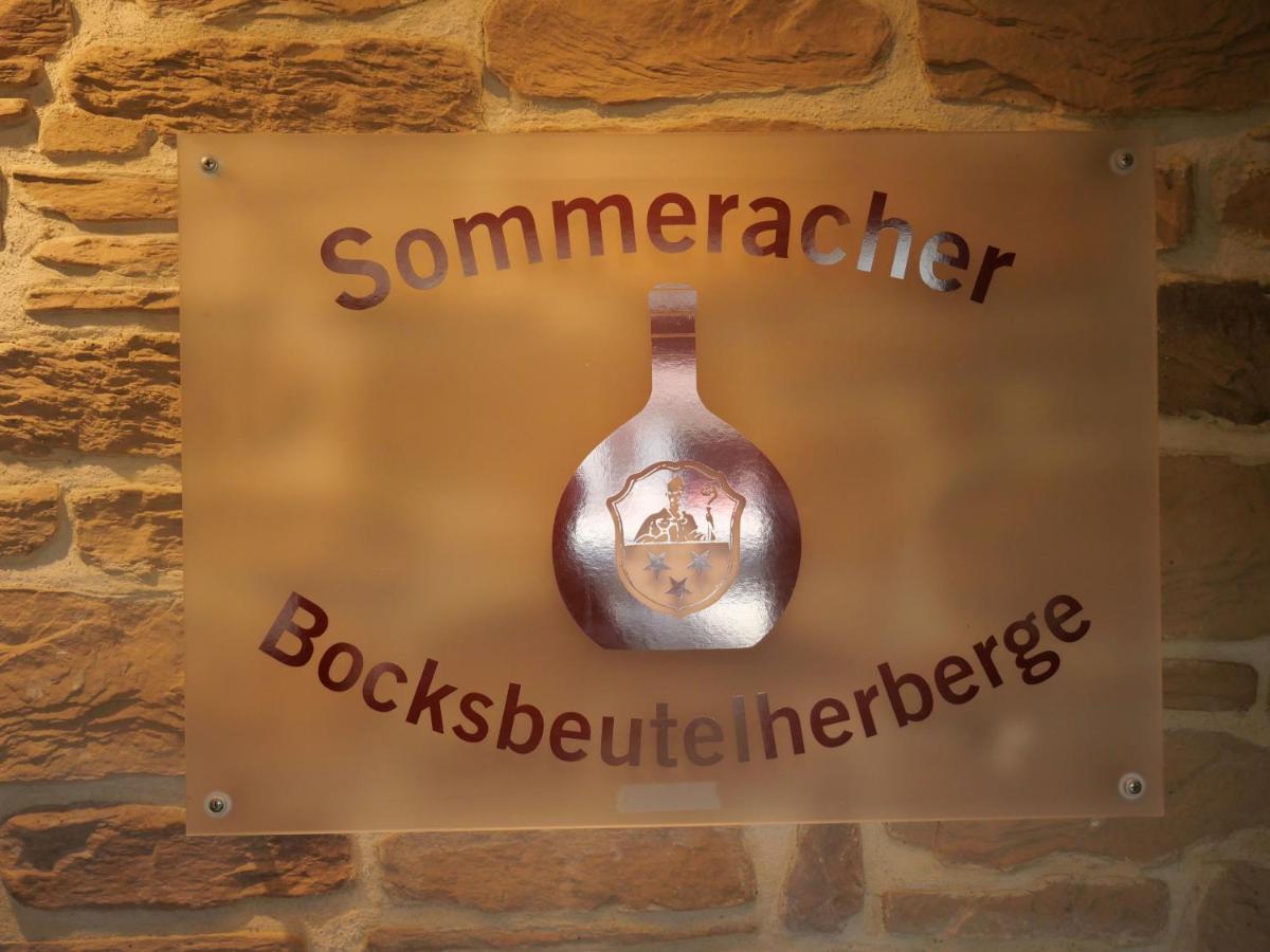 Bocksbeutelherberge ゾンマーアッハ エクステリア 写真